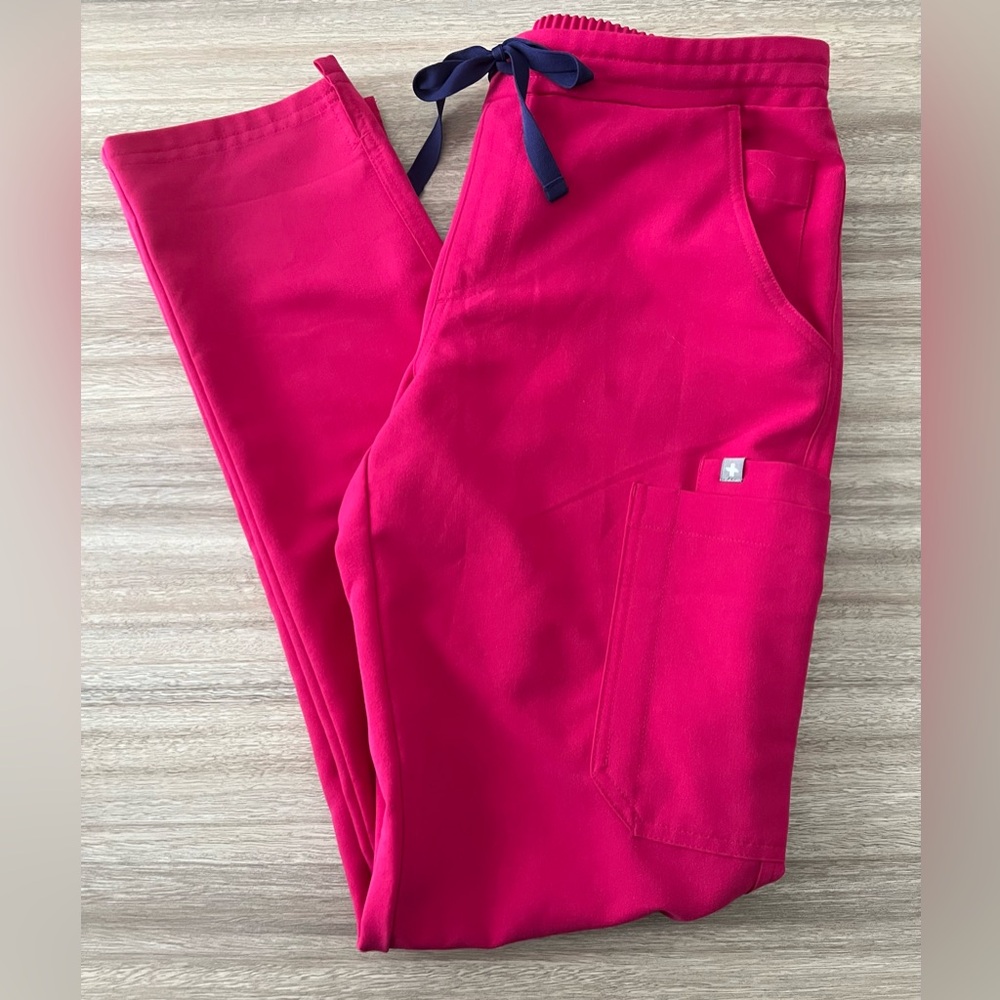 Figs Yola Skinny Scrub Pants Small Tall in Ultra Rose. NWT.